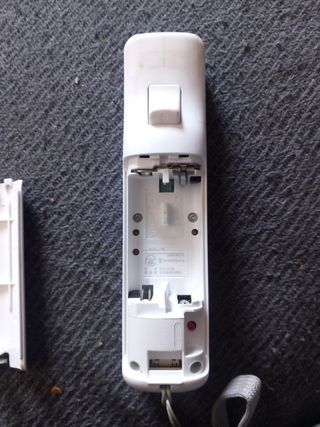 Consola Wii Negra y Roja con Mandos