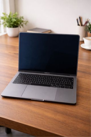 MacBook Pro 13 2019 256GB Plata + Funda