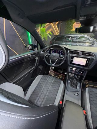 VOLKSWAGEN TIGUAN ( R-LINE )