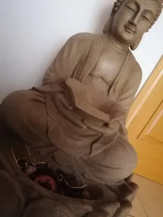 Fuente de agua efecto piedra beige