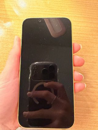 iPhone 14 Amarillo Como Nuevo