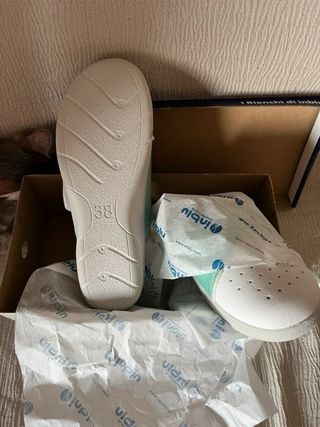 Ciabatte sanitarie Inblu bianche e verdi