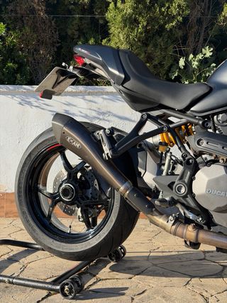 Ducati Monster 1200 S Negra