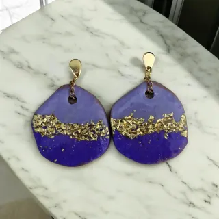 Pendientes de arcilla polimérica con detalles dora