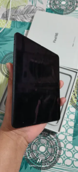 Oppo Find N5 512GB 16GB + 12 RAM ojo es un gama al