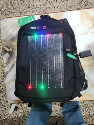 Mochila Solar con Luces LED y Carga USB