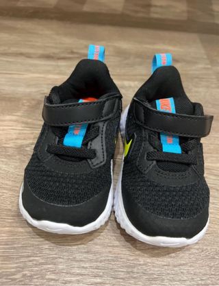 Zapatillas Nike Revolution 5 Talla 20 sin estrenar