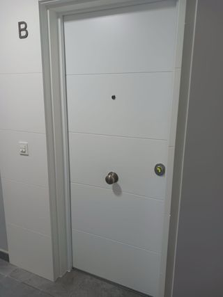 Instalador oficial de puertas acorazadas,brindadas