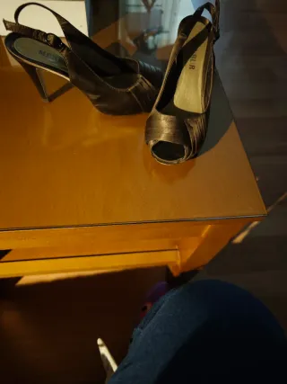 Zapatos de tacón para señora de vestir muy elegant