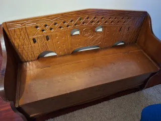 Banco antigo em madeira