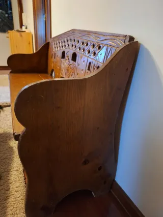 Banco antigo em madeira