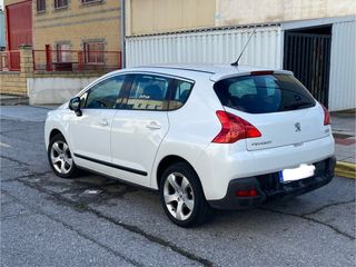 Peugeot 3008 2011