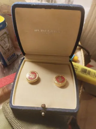 Gemelos Burberry Oro y Rojo