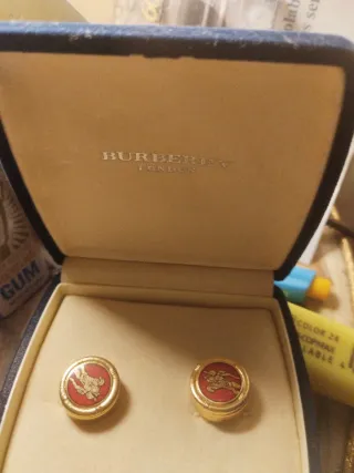 Gemelos Burberry Oro y Rojo