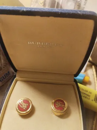 Gemelos Burberry Oro y Rojo