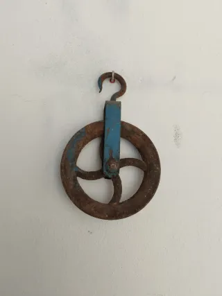 Roldana antigua de hierro