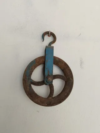 Roldana antigua de hierro