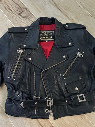 Chaqueta de cuero negra