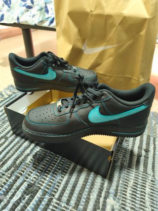 Nike Air Force 1 Negras y Turquesa