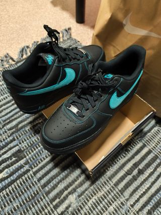 Nike Air Force 1 Negras y Turquesa