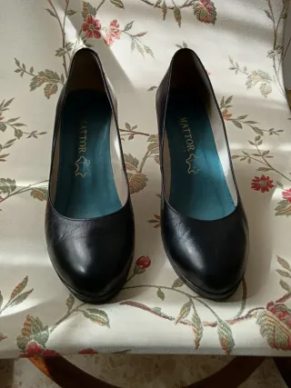 Zapatos negros de piel MATTOR