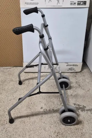 Andador para personas mayores