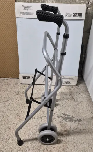 Andador para personas mayores