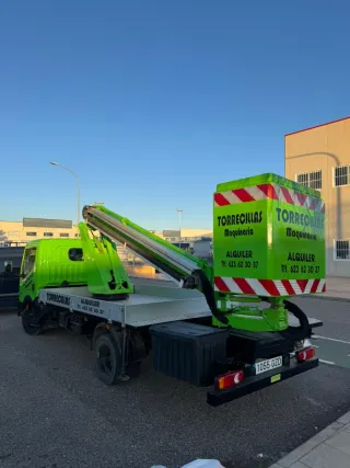 Alquiler camión cesta / plataforma elevadora