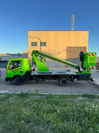 Alquiler camión cesta / plataforma elevadora