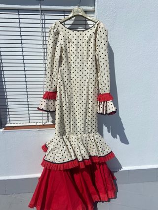 Traje Flamenco Lunares Beige y Rojo