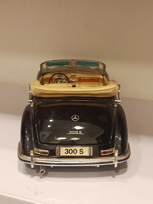 Mercedes 300 S Maisto 1:18