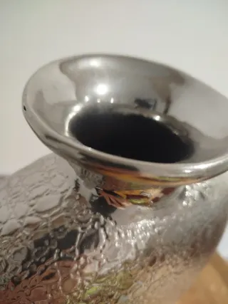 Jarrón decorativo plateado