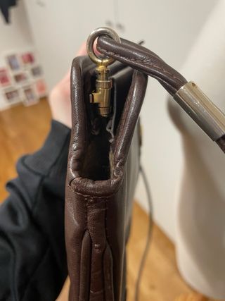 Bolso de piel marrón