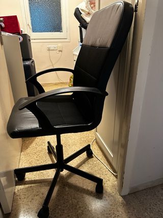 Silla de escritorio negra