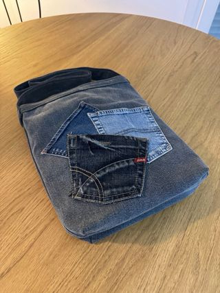 Bolso artesanal de vaqueros reciclados