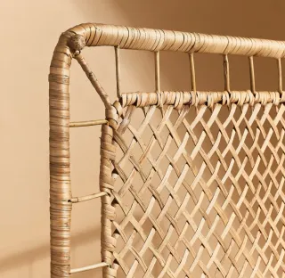 Cabecero de ratán hecho a mano