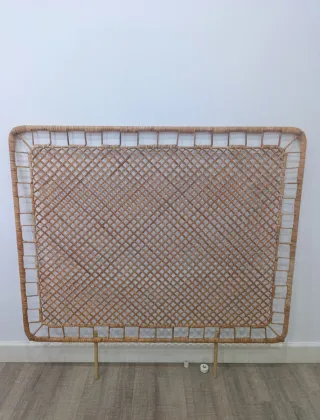 Cabecero de ratán hecho a mano