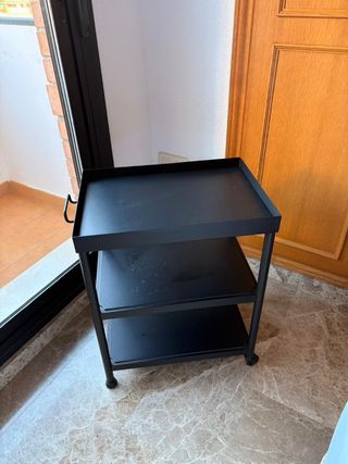 Mesa auxiliar metálica negra