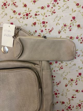 Mochila de cuero con estuche