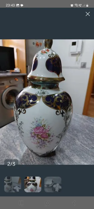 Jarrón y bombonera de porcelana