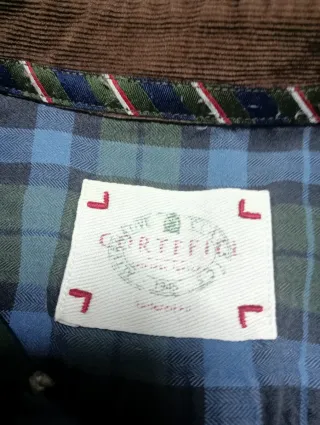 Camiseta a cuadros azul y verde