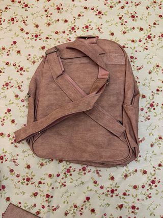 Mochila, bolso y monedero rosa