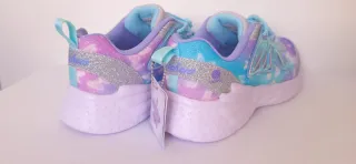 NUEVO Skechers