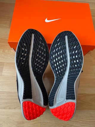 Nike Quest 5 Zapatillas Running Negro/Rojo