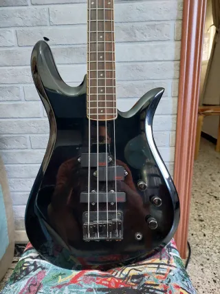 Bajo Eléctrico Starforce Negro
