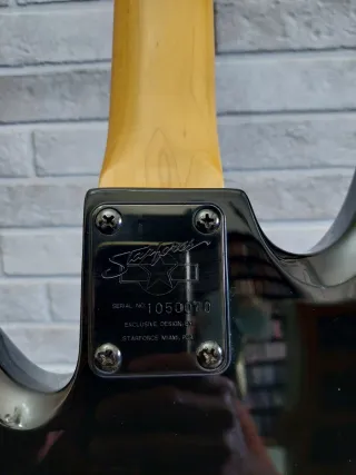 Bajo Eléctrico Starforce Negro