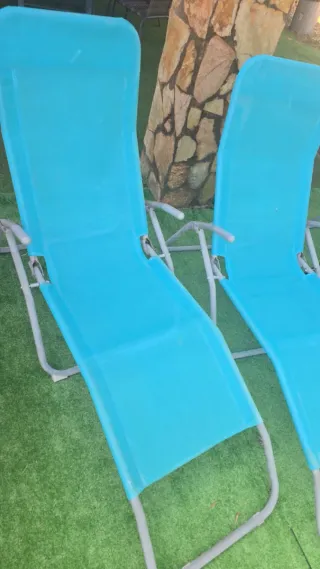 Tumbonas piscina y sillones azul/gris