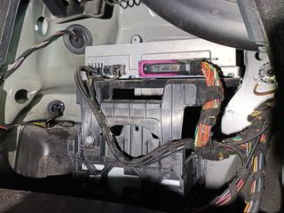 Amplificador 8T0035223AK + Módulo Radio 4F0035053B