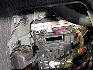 Amplificador 8T0035223AK + Módulo Radio 4F0035053B