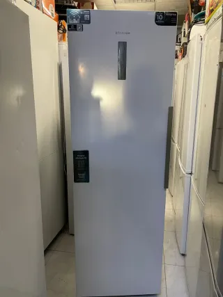 Frigorífico vertical blanco